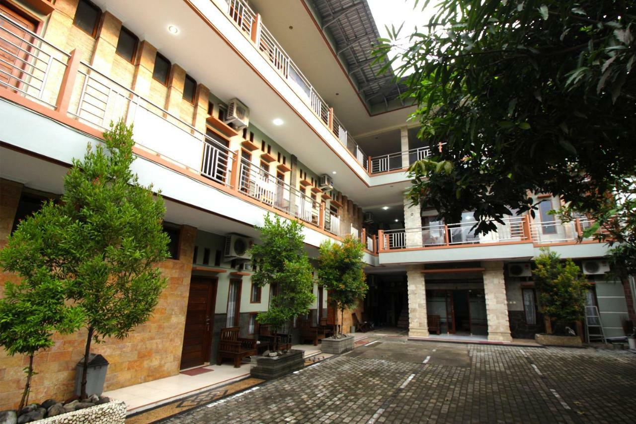 Oyo 820 Abad Baru Hotel Пангандаран Екстериор снимка