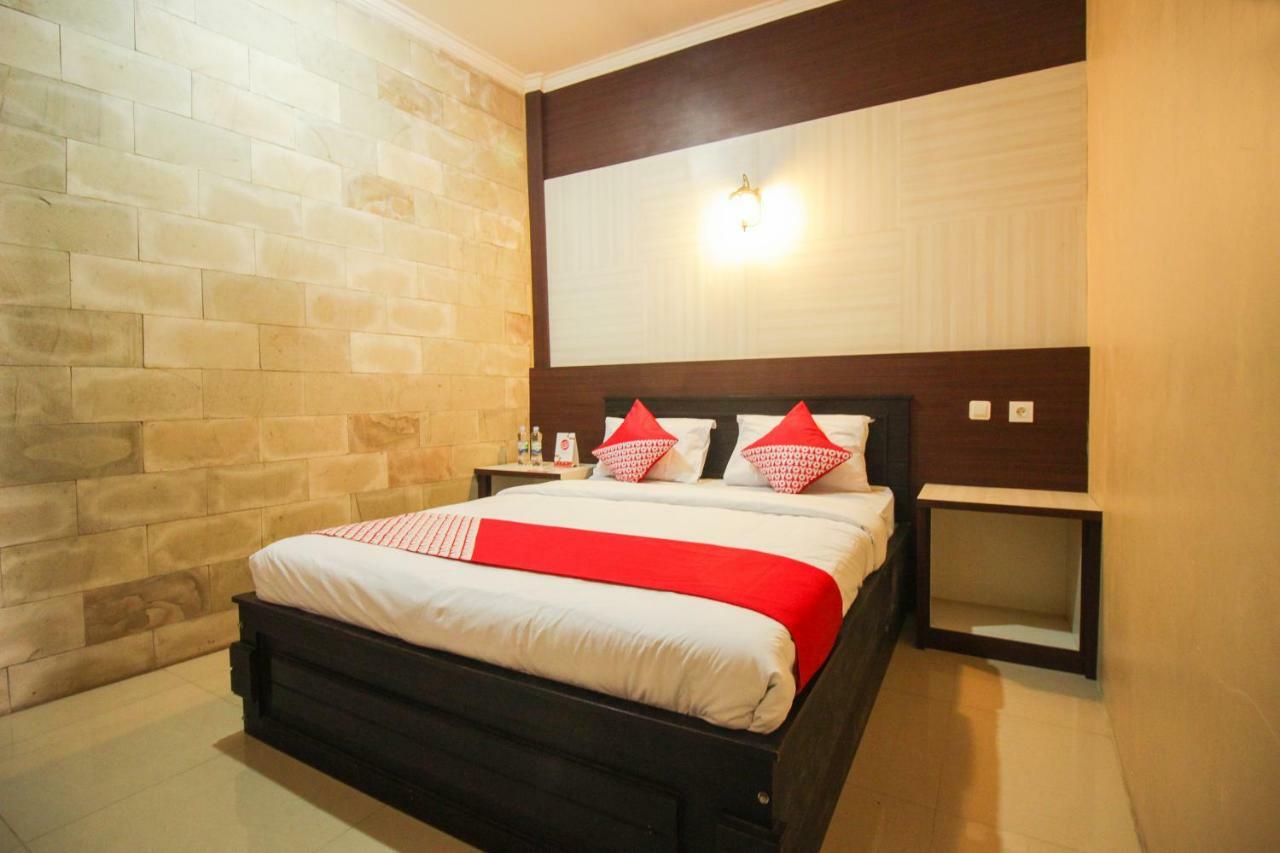 Oyo 820 Abad Baru Hotel Пангандаран Екстериор снимка