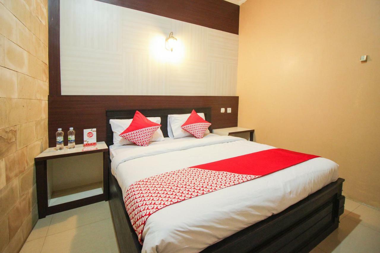 Oyo 820 Abad Baru Hotel Пангандаран Екстериор снимка