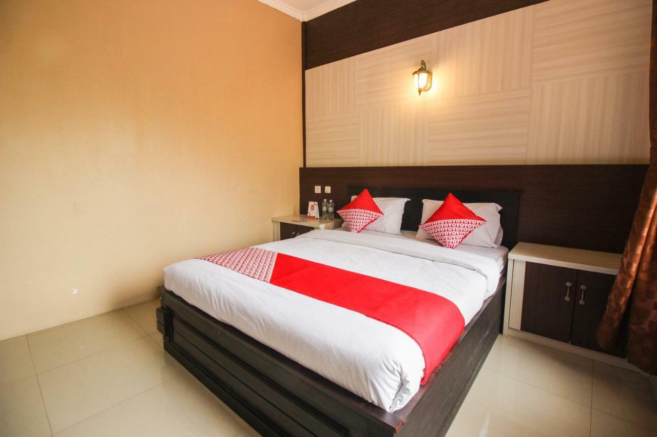 Oyo 820 Abad Baru Hotel Пангандаран Екстериор снимка