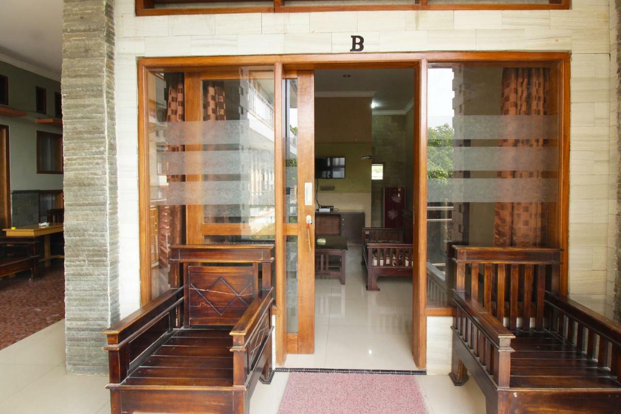 Oyo 820 Abad Baru Hotel Пангандаран Екстериор снимка