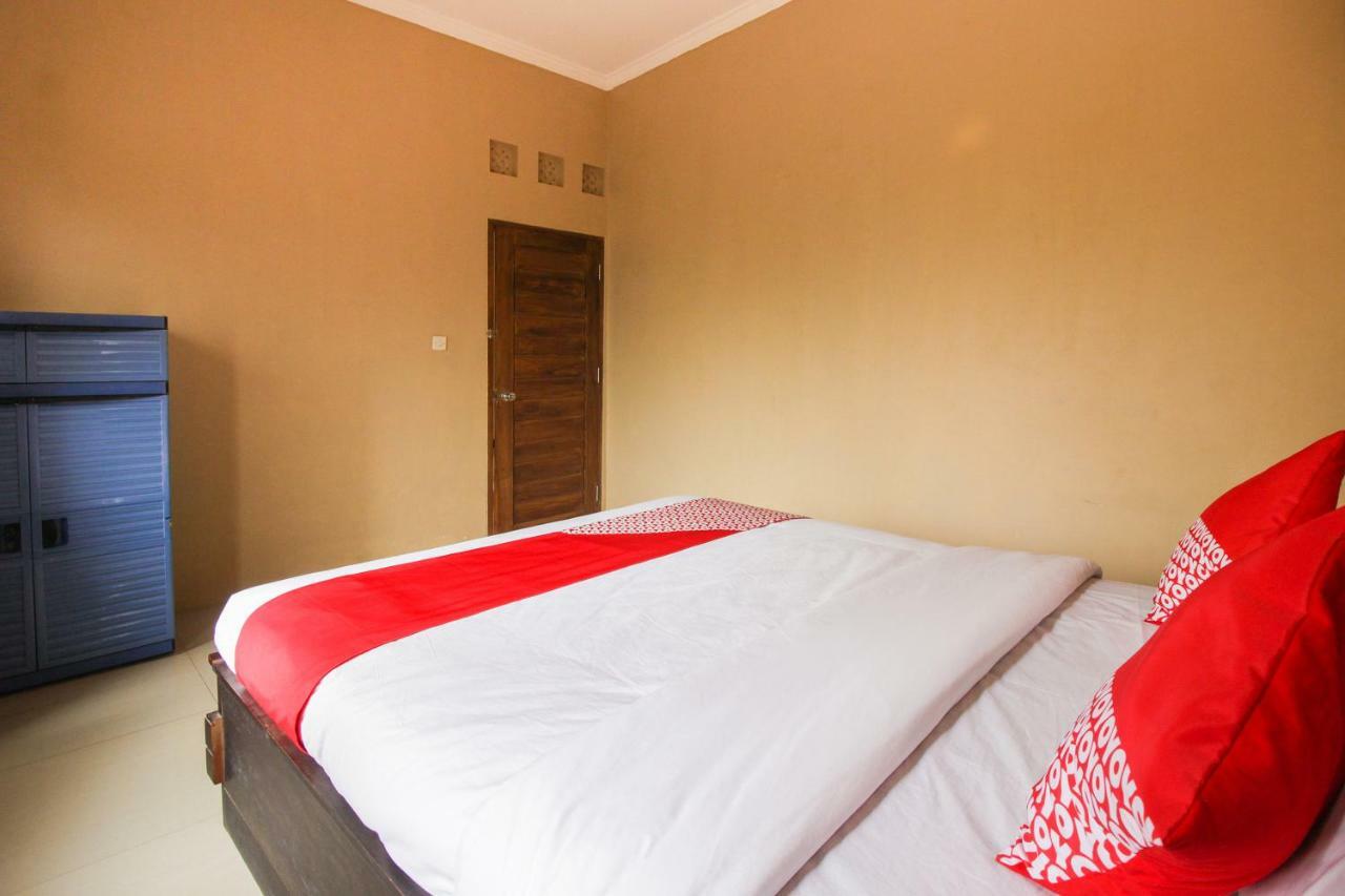 Oyo 820 Abad Baru Hotel Пангандаран Екстериор снимка